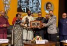 ஞானபீட விருது பெற்றார் கவிஞர் வைரமுத்து!